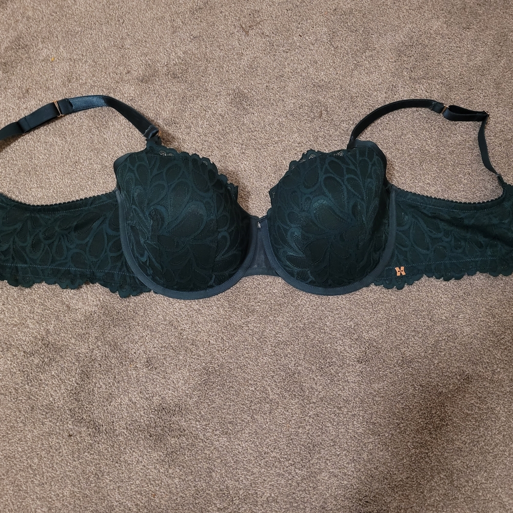 Savage X Fenty Not Sorry Lace Bra in Dark Green